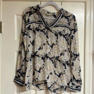 Magazine Size L long sleeve‎ blouse. Beautifully trimmed at neck/chest and wrist